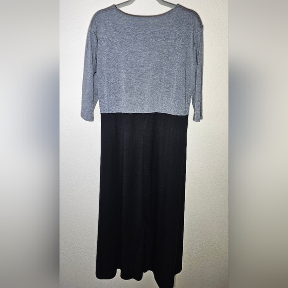 Women's Color-block Twist Front 3/4 Sleeve Dress w/ Faux Button Front Detail - Picture 4 of 6